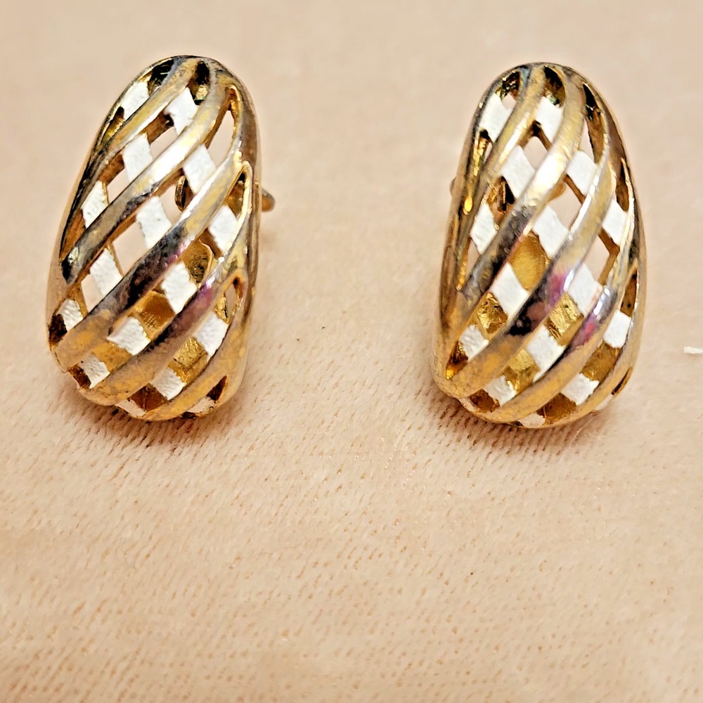 Vintage Trifari Gold and White Colored Basket weave Clip on Earrings